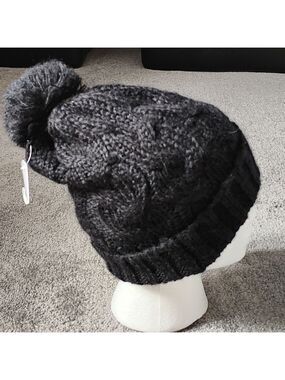 Trïbe Cable Knit Toque Hat With Pom Pom NWT
